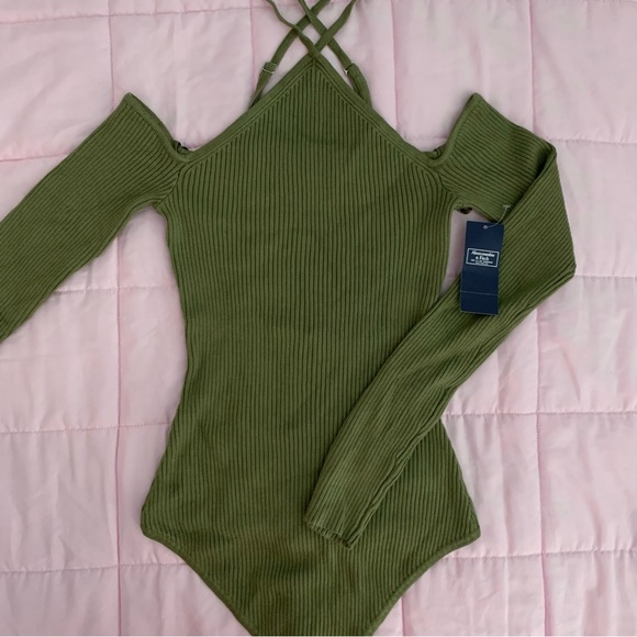 NWT Abercrombie and Fitch strappy halter sweater bodysuit size small - Picture 2 of 6